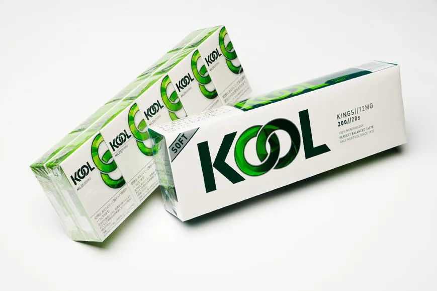 Suremballage de carton à cigarettes