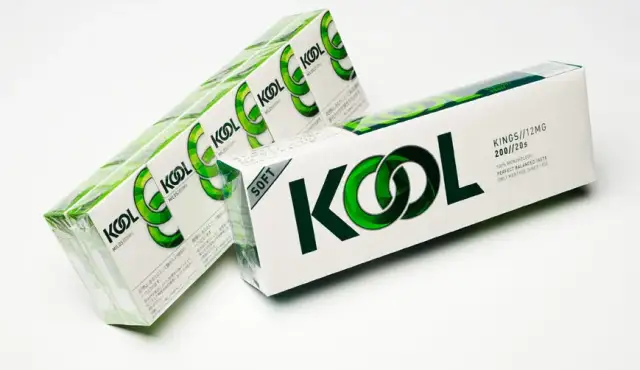 Suremballage de carton à cigarettes